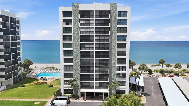 2 bedroom Condominium at 629 Alhambra Road #702, Valencia Condo Apts, Venice — photo 1