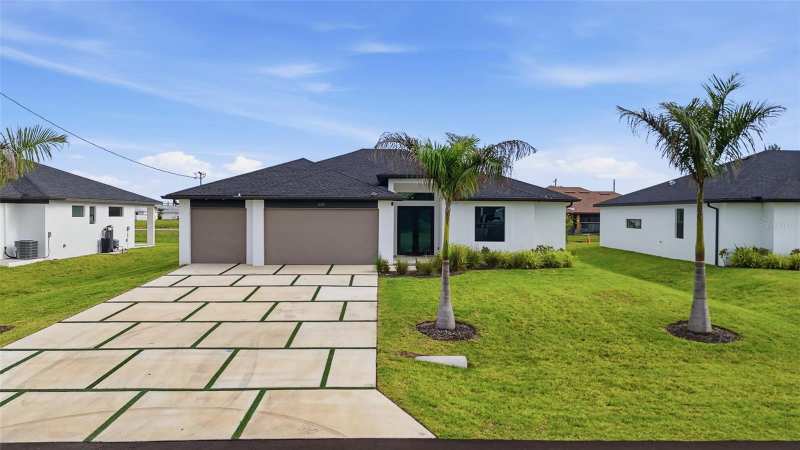 3 bedroom Single Family Residence at 325 NE 15th Terrace, Cape Coral, Cape Coral — photo 1