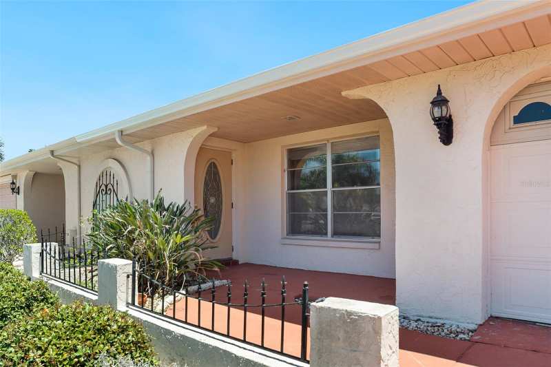 2 bedroom Single Family Residence at 1027 Bluewater Drive, Sun City Center Unit 45, Sun City Center — photo 1
