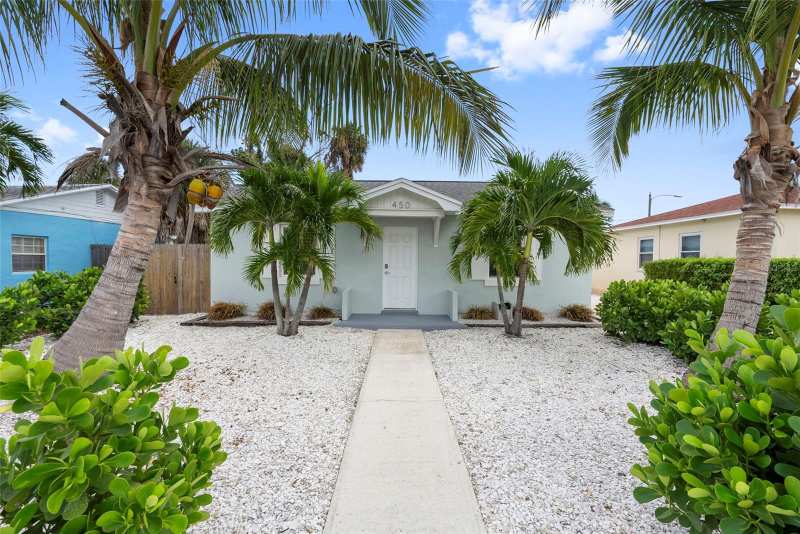3 bedroom Single Family Residence at 450 78th Avenue, North Unit 1, St Pete Beach — photo 1