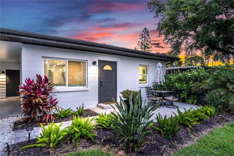 2 bedroom Single Family Residence at 3231 New England Street, Sun Haven, Sarasota — photo 1