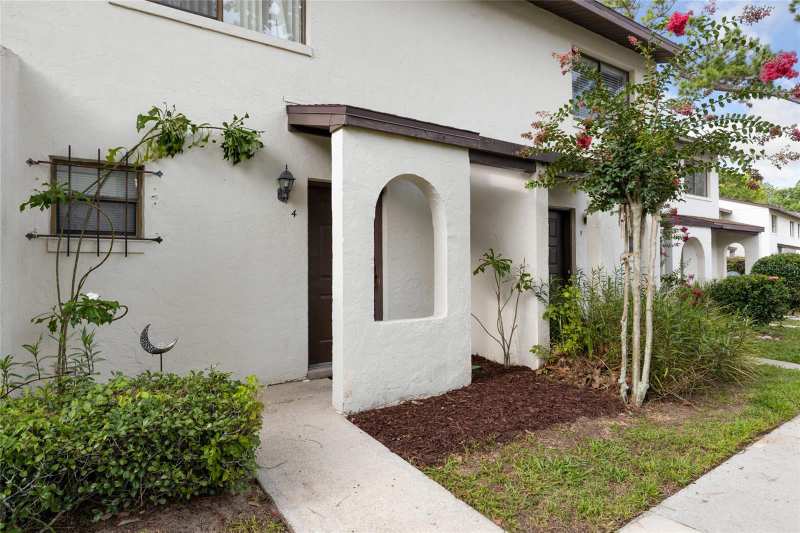 2 bedroom Condominium at 2635 SW 35th Place #1704, Casablanca East, Gainesville — photo 1