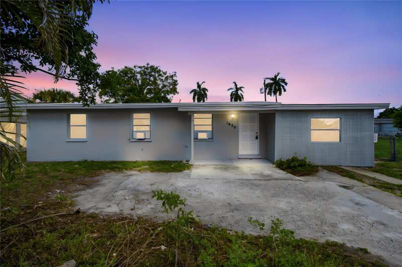4 bedroom Single Family Residence at 1629 Pawnee Street, Meadow Lawn Rep, Fort Myers — photo 1
