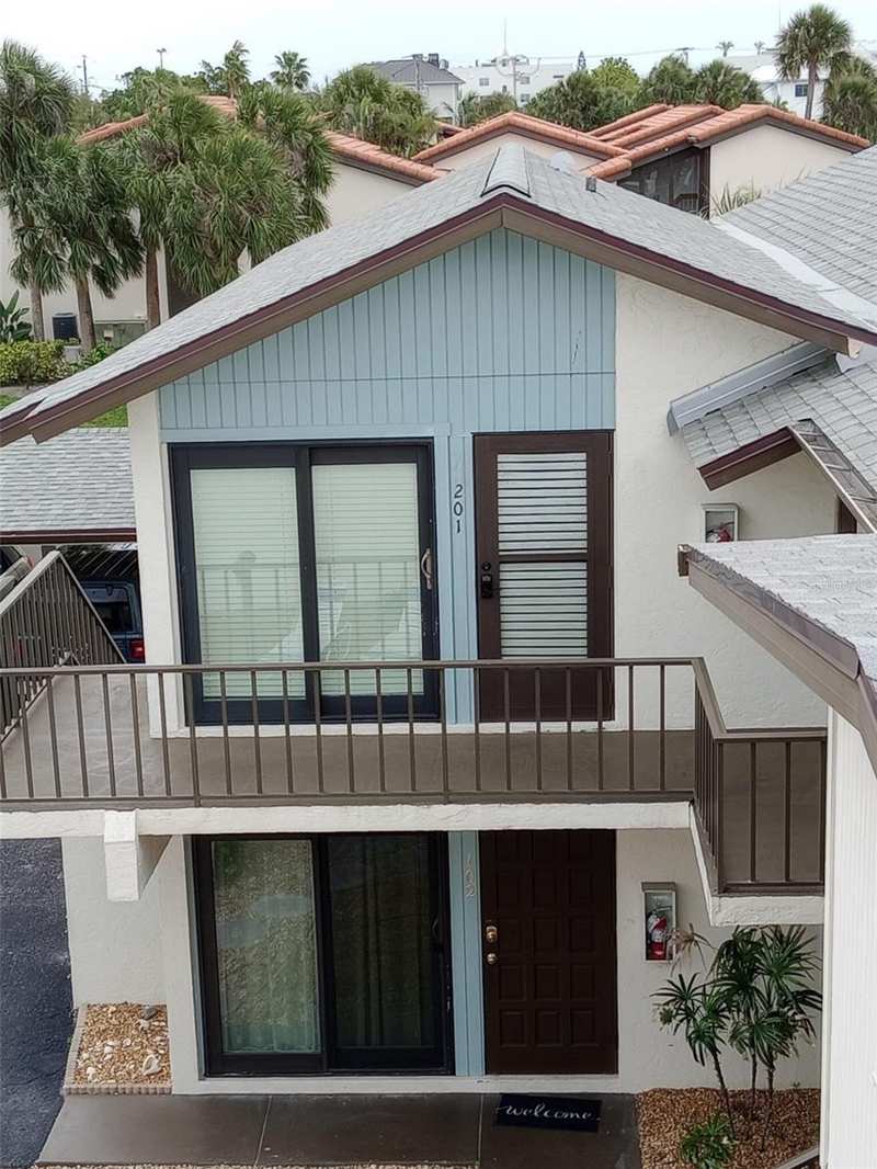 1 bedroom Condominium at 722 S Blvd Of The Presidents #201, Chateau Village, Sarasota — photo 1