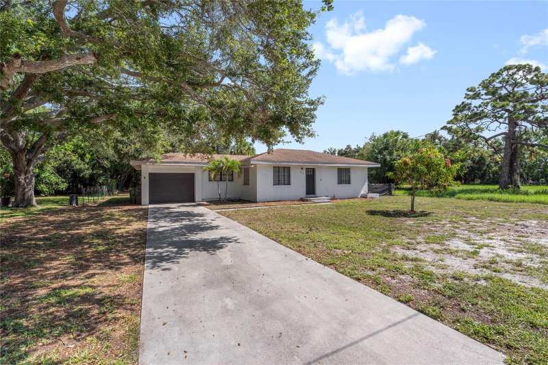 3 bedroom Single Family Residence at 839 42nd Street, Phillips Joseph H, Sarasota — photo 1