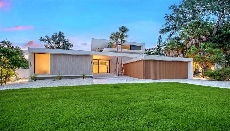 5 bedroom Single Family Residence at 359 N Shore Drive, Sapphire Shores, Sarasota — photo 1
