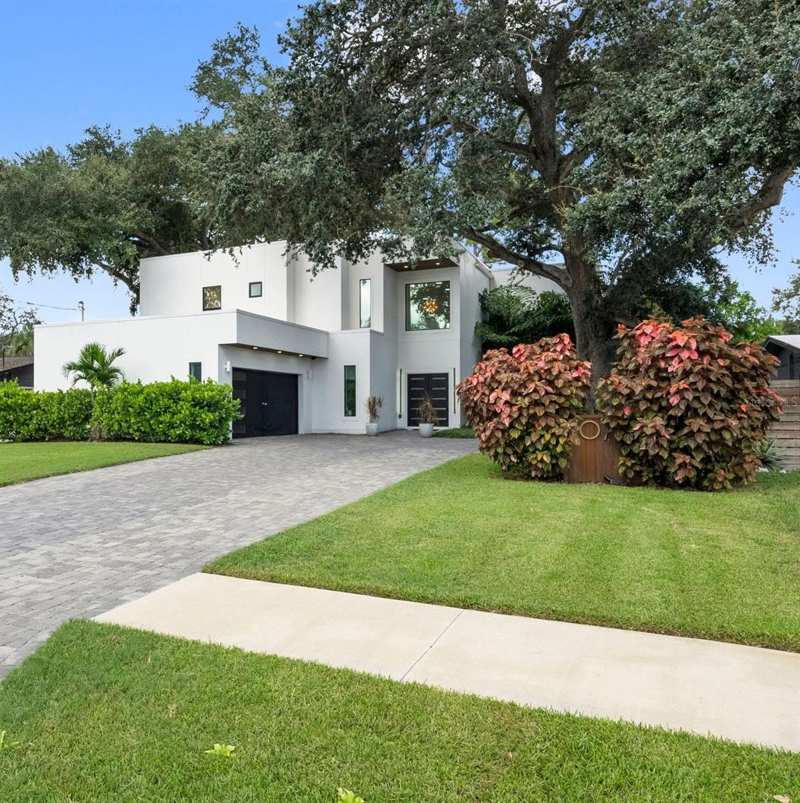 4 bedroom Single Family Residence at 4507 W Price Avenue, Westlake Sub, Tampa — photo 1
