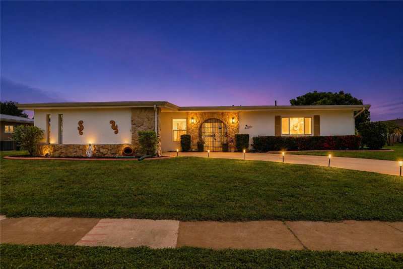 3 bedroom Single Family Residence at 22580 Bolanos Court, Port Charlotte Golf Crse Sec, Port Charlotte — photo 1