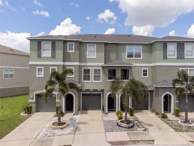 2 bedroom Townhouse at 4866 Tuscan Loon Drive, Palm River Twnhms Ph 1, Tampa — photo 1