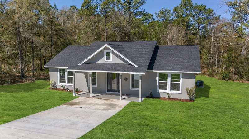 3 bedroom Single Family Residence at 760 NE 152nd Terrace, Williston Hylnds Golf & C Club Estate, Williston — photo 1
