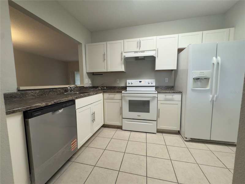 3 bedroom Condominium at 9507 Amberdale Court #201, Villages Of Bloomingdale Condo, Riverview — photo 1