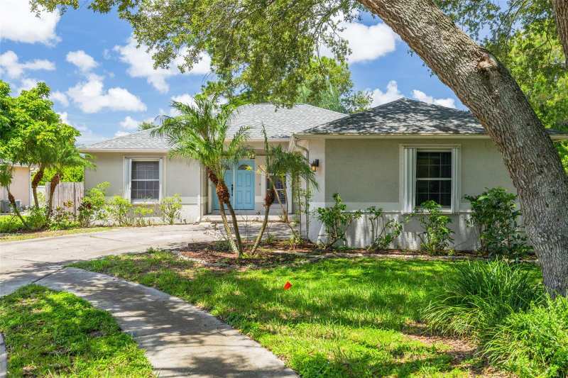 3 bedroom Single Family Residence at 2102 Bradford Street, Bradford Manor, Clearwater — photo 1