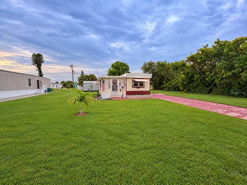 2 bedroom Mobile Home at 1394 Flamingo Drive, Hol Mob Estates 2nd Add, Englewood — photo 1