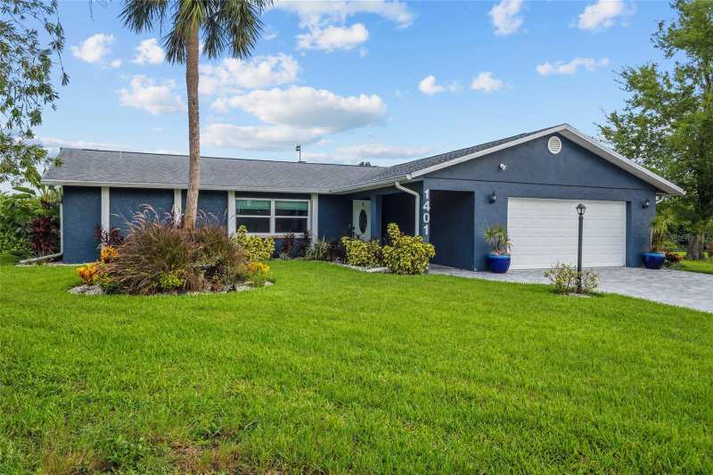 3 bedroom Single Family Residence at 1401 Georgetowne Drive, Georgetowne, Sarasota — photo 1