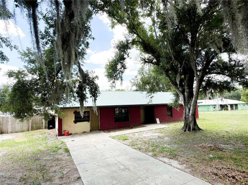 4 bedroom Single Family Residence at 415 3rd Street, Tropical Heights, Zolfo Springs — photo 1