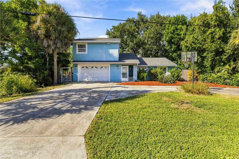 3 bedroom Single Family Residence at 1613 Wharf Road, Tropical Shores, Sarasota — photo 1