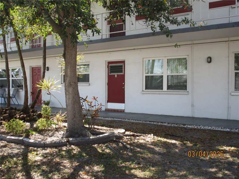 2 bedroom Condominium at 5920 18th Street #8, Town Apts Condo, St Petersburg — photo 1