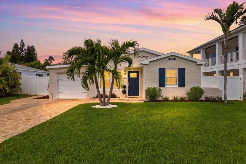 2 bedroom Single Family Residence at 105 3rd Street, Belleair Beach, Belleair Beach — photo 1
