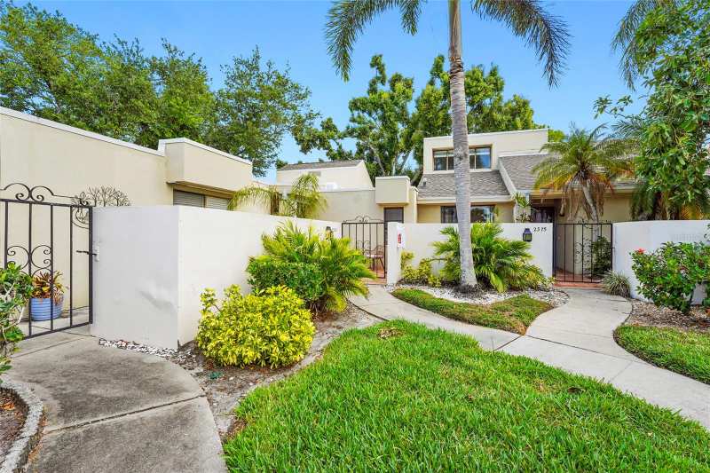 2 bedroom Condominium at 2383 Lakeside Mews #D3, Meadowlake I, Sarasota — photo 1