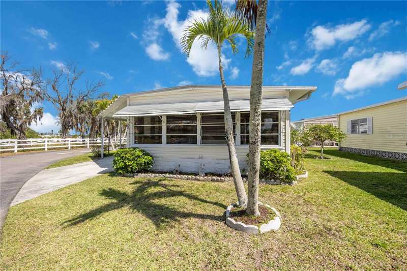 2 bedroom Mobile Home at 10303 Burnt Store Road #221, Eagle Point Mhp, Punta Gorda — photo 1