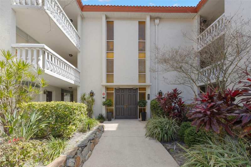 1 bedroom Condominium at 1001 Pearce Drive #302, Seville Condo 2, Clearwater — photo 1