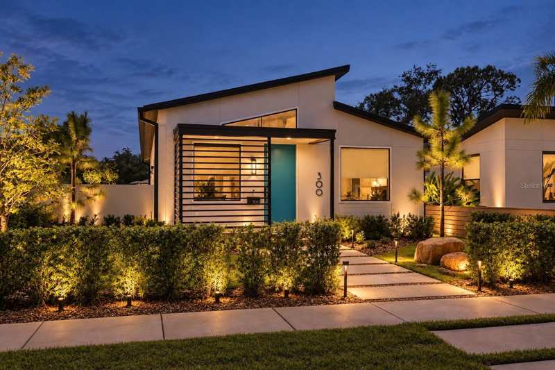 4 bedroom Single Family Residence at 300 43rd Avenue, Laughners Sub, St Petersburg — photo 1