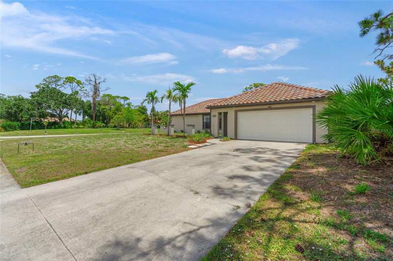 3 bedroom Single Family Residence at 5050 Richmond Terrace, North Port Charlotte Country Club, North Port — photo 1