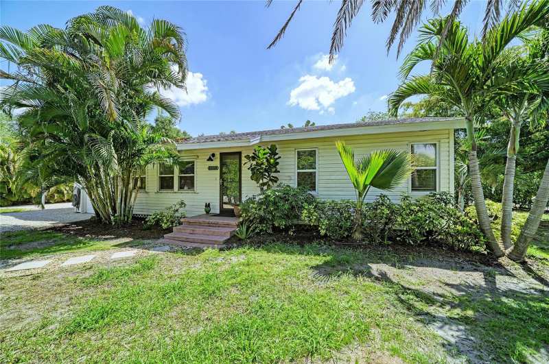 3 bedroom Single Family Residence at 3710 Rilma Avenue, Ford Sub, Sarasota — photo 1