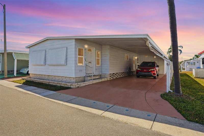 2 bedroom Mobile Home at 82209 F Street #209, Pinellas Park, Pinellas Park — photo 1