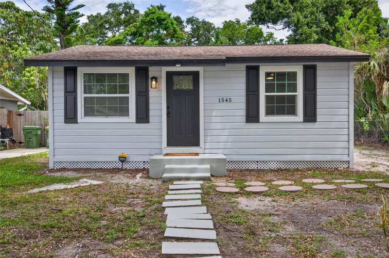 2 bedroom Single Family Residence at 1545 29th Street, Carver Park, Sarasota — photo 1