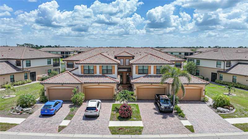 3 bedroom Condominium at 20071 Ragazza Circle #101, Coach Homes 1 At Gran Paradiso, Venice — photo 1
