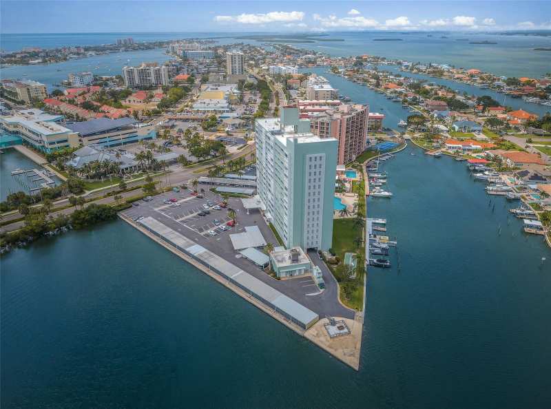 1 bedroom Condominium at 31 Island Way #605, Horizon House Co-Op, Clearwater Beach — photo 1