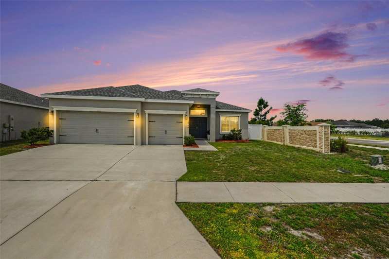 4 bedroom Single Family Residence at 6749 Abbywood Lane, Chapel Crk Vlgs 3 & 6, Zephyrhills — photo 1