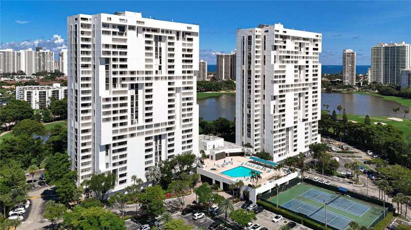 3 bedroom Condominium at 20225 NE 34th Court #817, Delvista Towers Condo, Miami — photo 1