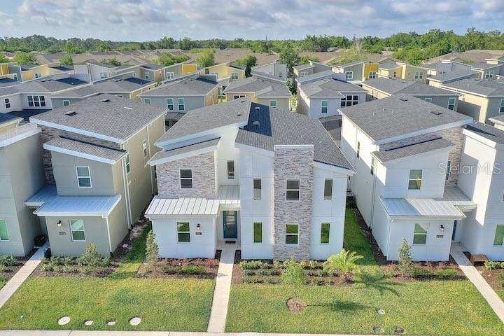 8 bedroom Single Family Residence at 4542 Narrative Lane, Cove At Storey Lake II, Kissimmee — photo 1