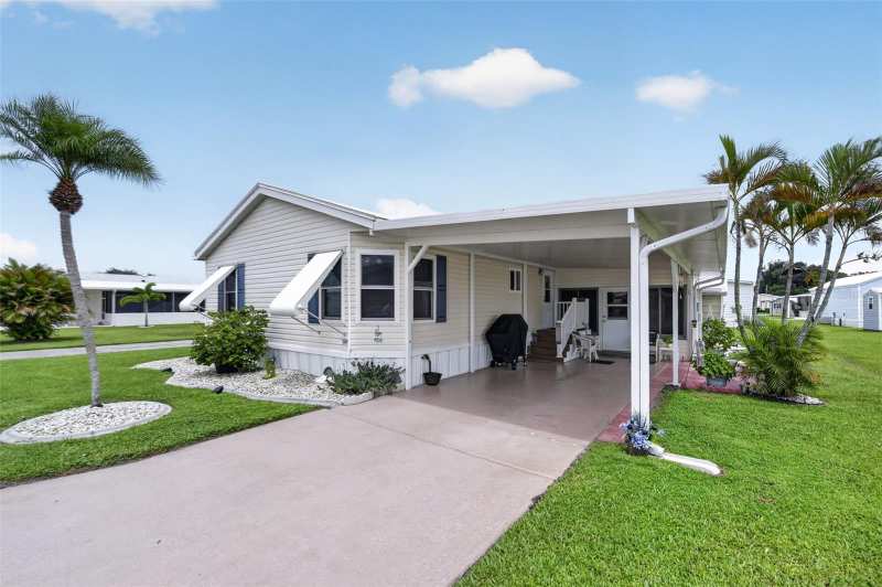 2 bedroom Manufactured Home at 159 Tarpon, Alligator Park Coop, Punta Gorda — photo 1