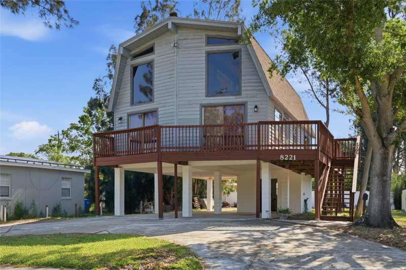 3 bedroom Single Family Residence at 8221 Riverside Dr NE, Rio Vista, St Petersburg — photo 1