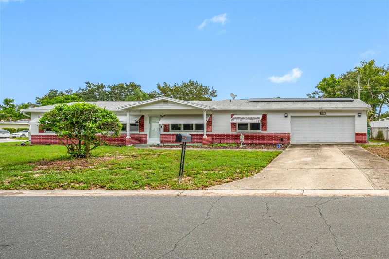 4 bedroom Single Family Residence at 5695 Lime Way, Blossom Lake Village Sec 3, Seminole — photo 1
