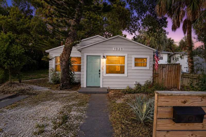 3 bedroom Single Family Residence at 1020 19th Street, Dalys Sub Rev, St Petersburg — photo 1