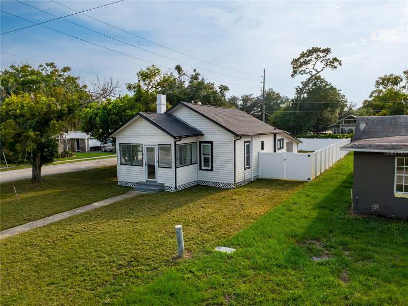 2 bedroom Single Family Residence at 624 Illinois Avenue, St Cloud 2nd Town Of, St Cloud — photo 1