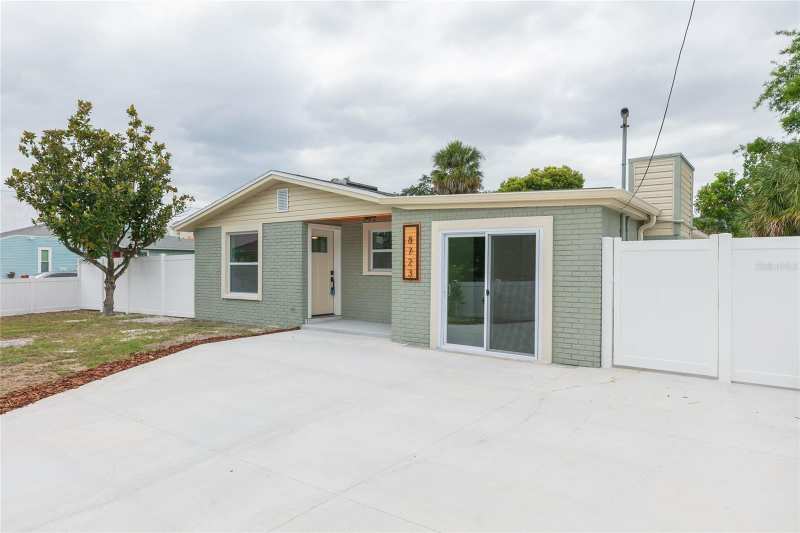 4 bedroom Single Family Residence at 8723 N River Forest Circle, River Forest Estates, Tampa — photo 1