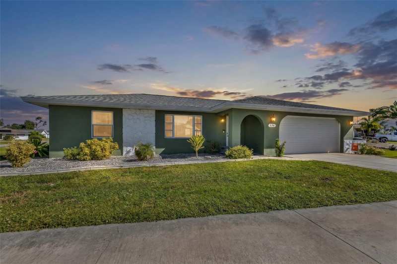 2 bedroom Single Family Residence at 574 Azalea Avenue, Port Charlotte Sec 010, Port Charlotte — photo 1