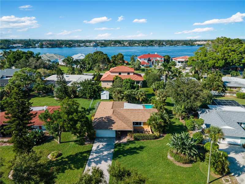 3 bedroom Single Family Residence at 424 Baycrest Drive, Bayshore Estates, Venice — photo 1
