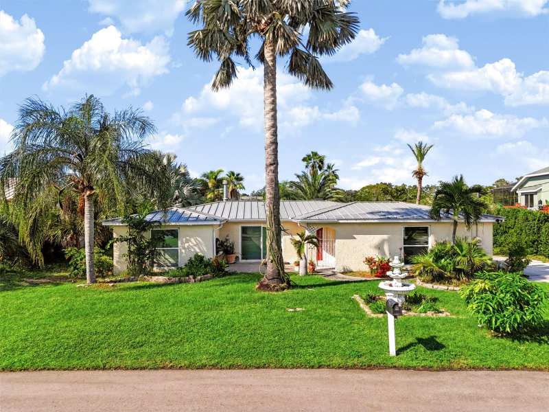 3 bedroom Single Family Residence at 2123 Bayou Drive, Baileys Bluff Estates, Holiday — photo 1