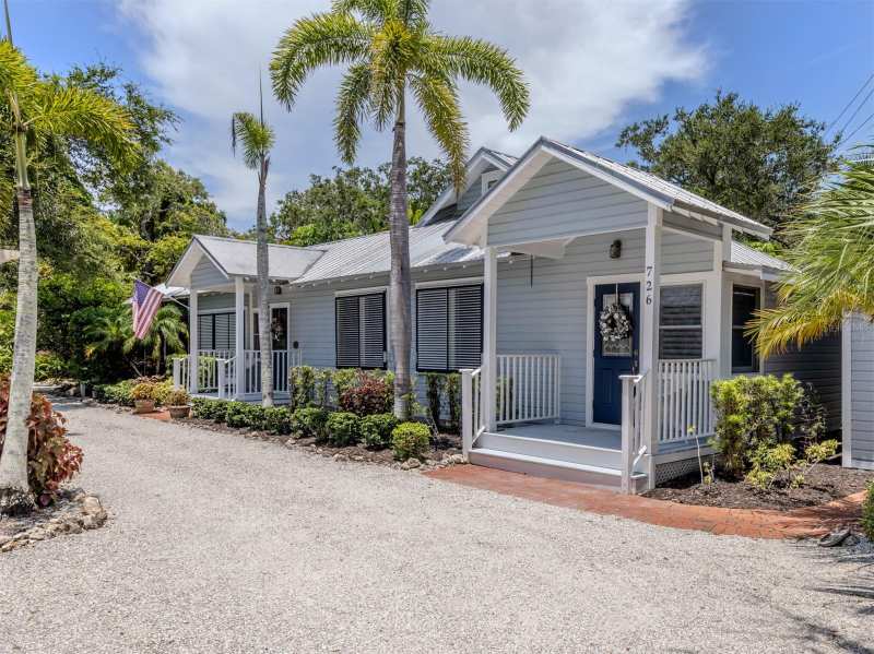 2 bedroom Single Family Residence at 726 Eagle Point Drive, The Village At Eagle Point, Venice — photo 1