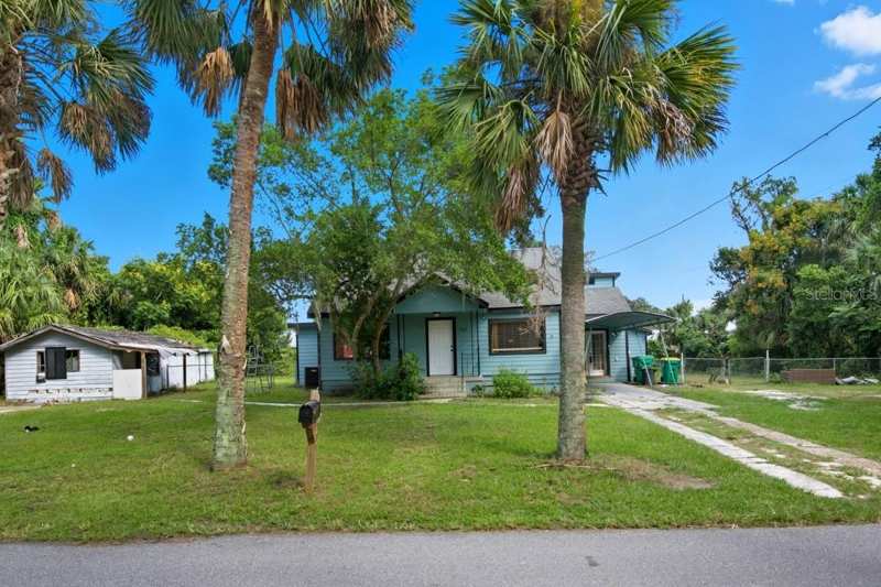 4 bedroom Single Family Residence at 711 S Palmetto Avenue, Kitchens Blk 197 Deland, Deland — photo 1