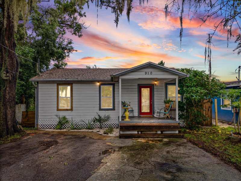 2 bedroom Single Family Residence at 910 E Eskimo Avenue, Spring Hill Add Corr, Tampa — photo 1