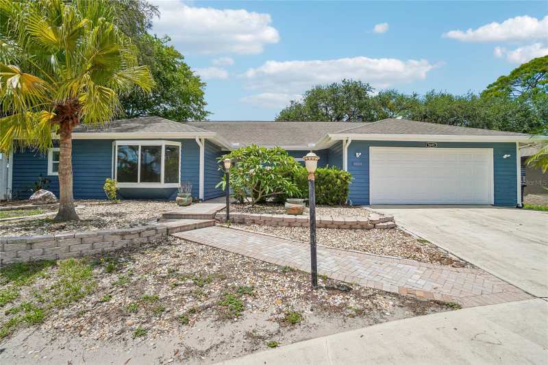 5 bedroom Single Family Residence at 5609 Executive Drive, Executive Estates, New Port Richey — photo 1