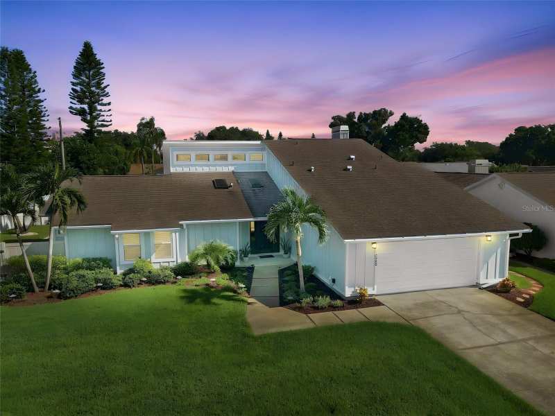 4 bedroom Single Family Residence at 2800 Haverhill Drive, Northwood West, Clearwater — photo 1