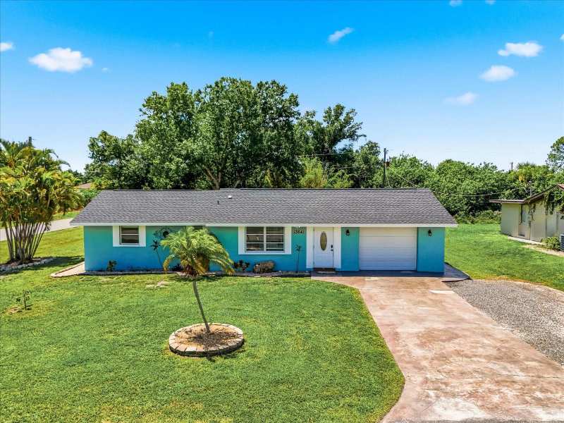 3 bedroom Single Family Residence at 13641 Drysdale Avenue, Port Charlotte Sec 052, Port Charlotte — photo 1